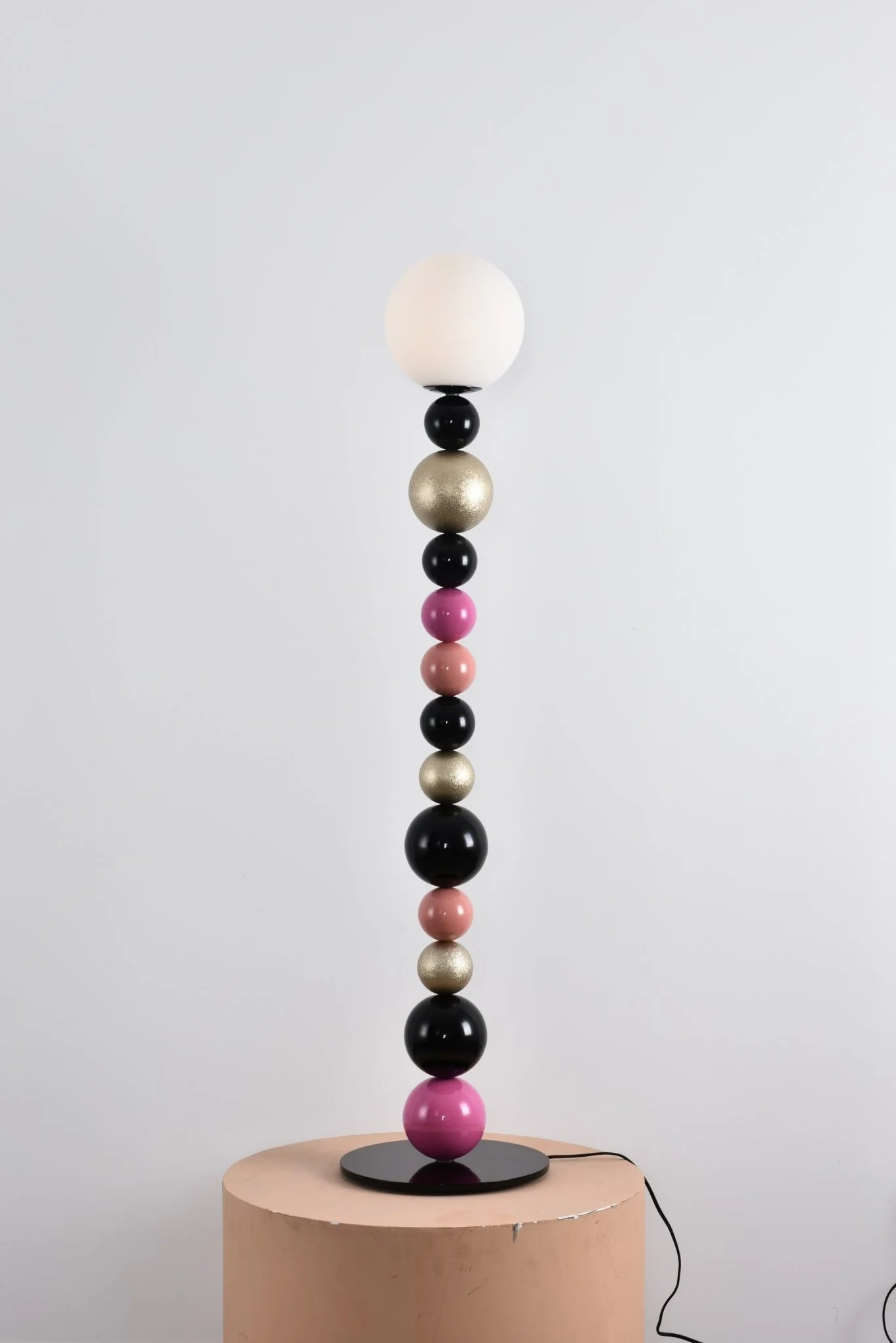 Round Balls Stacking Floor Lamp - Image 40