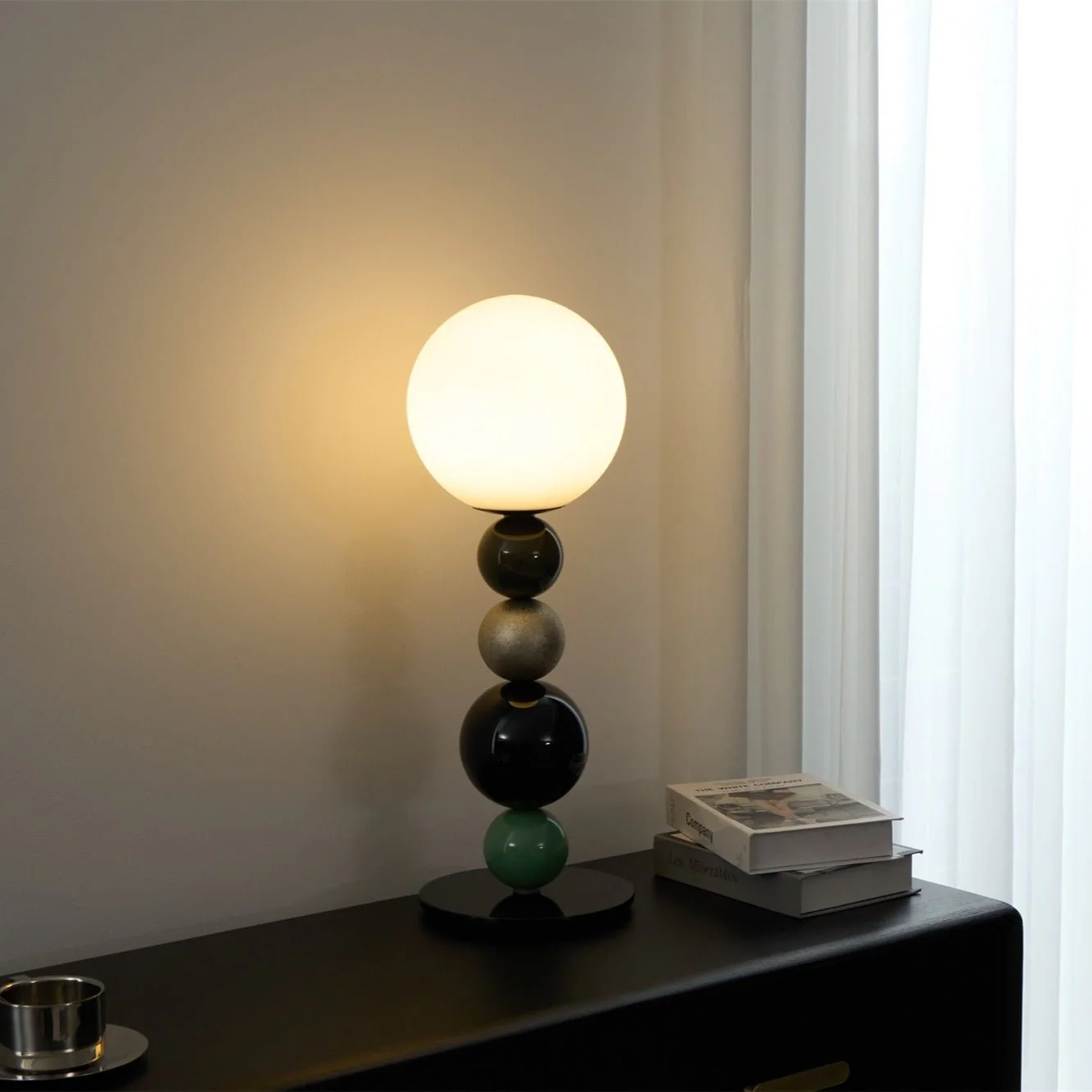 Round Balls Stacking Table Lamp - Image 3