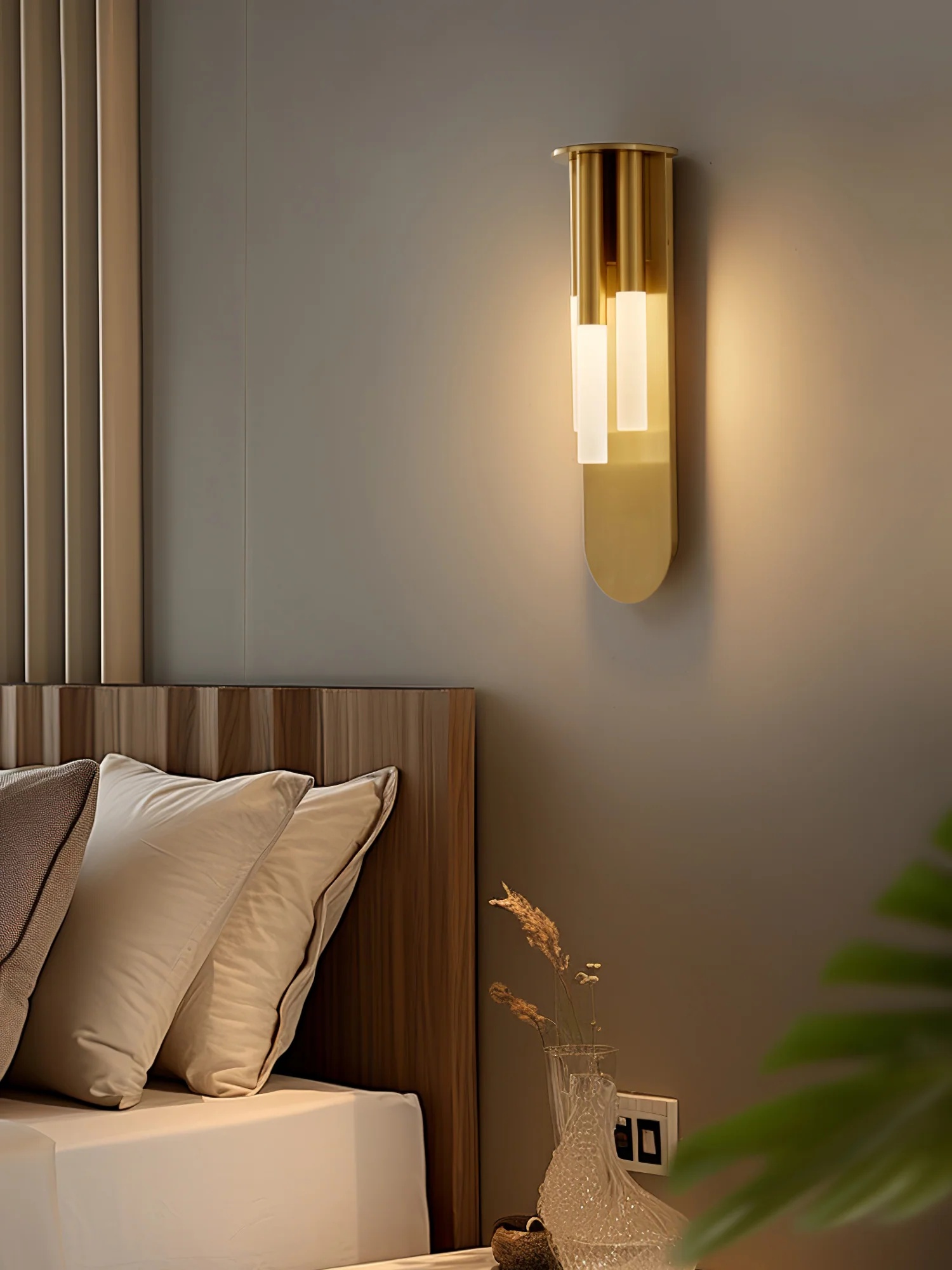 Rousseau Wall Lamp - Image 9