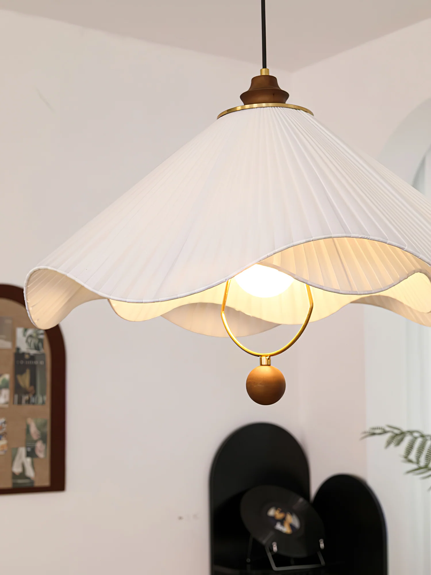 Scallop Edge Pendant Light - Image 14