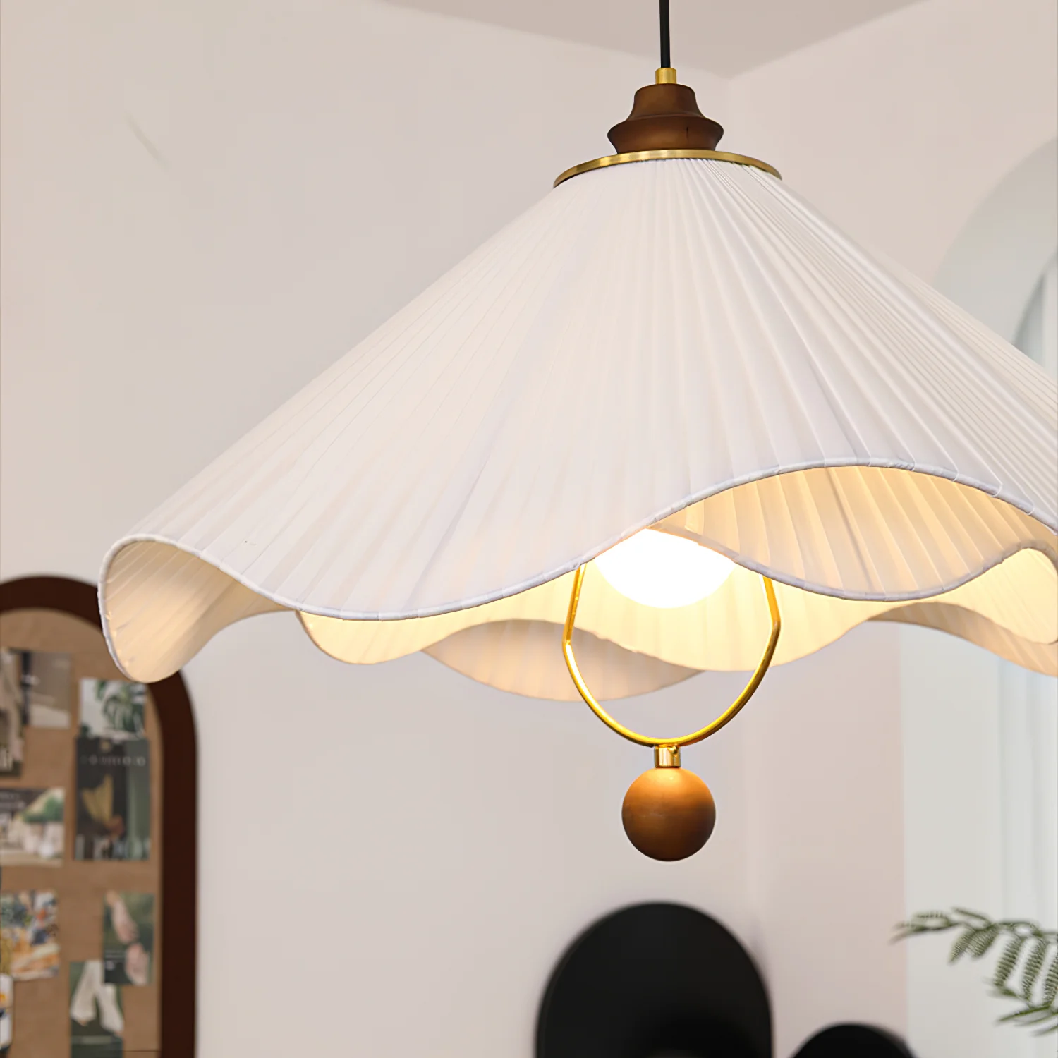 Scallop Edge Pendant Light - Image 8