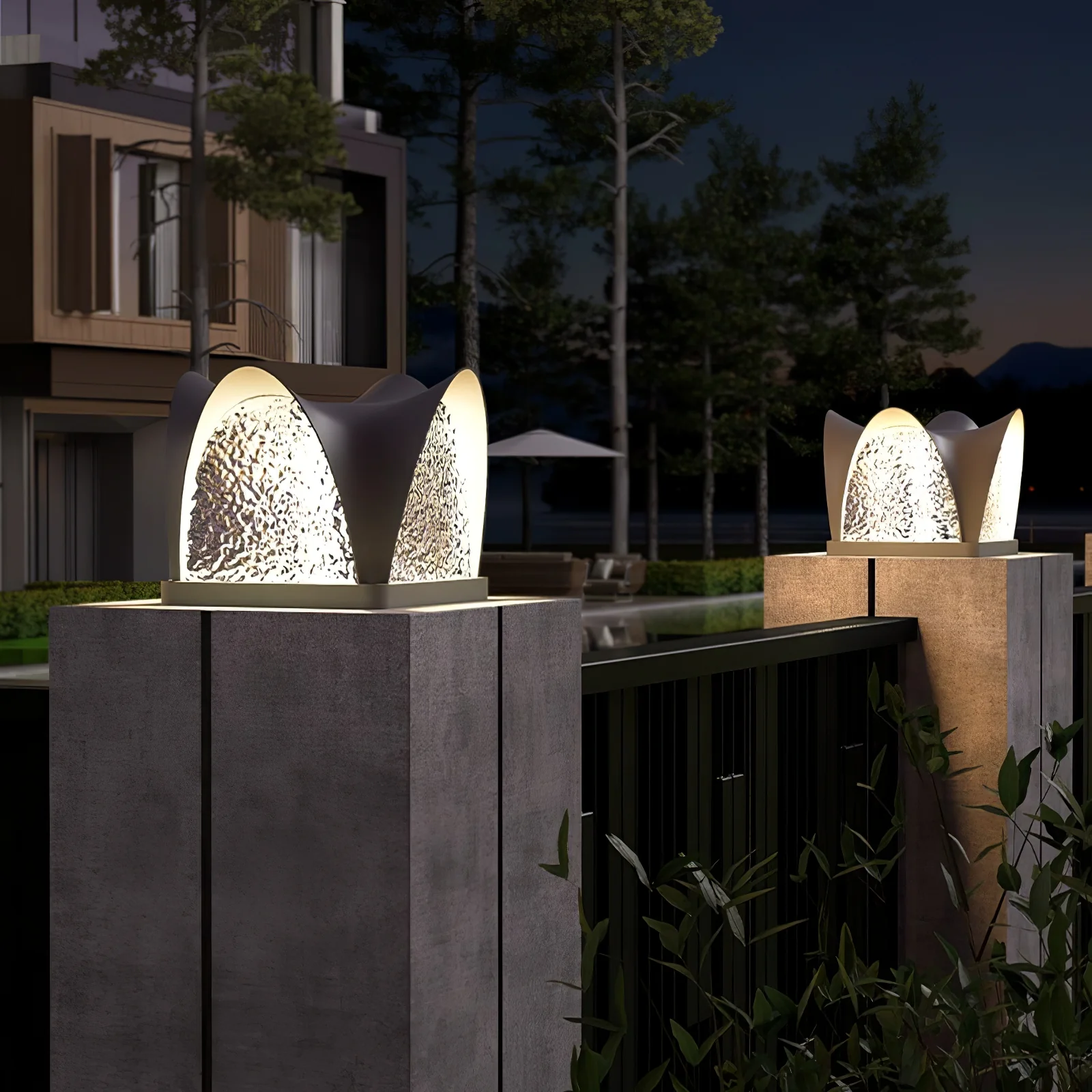 Sculptform Solar Outdoor Light - Image 4