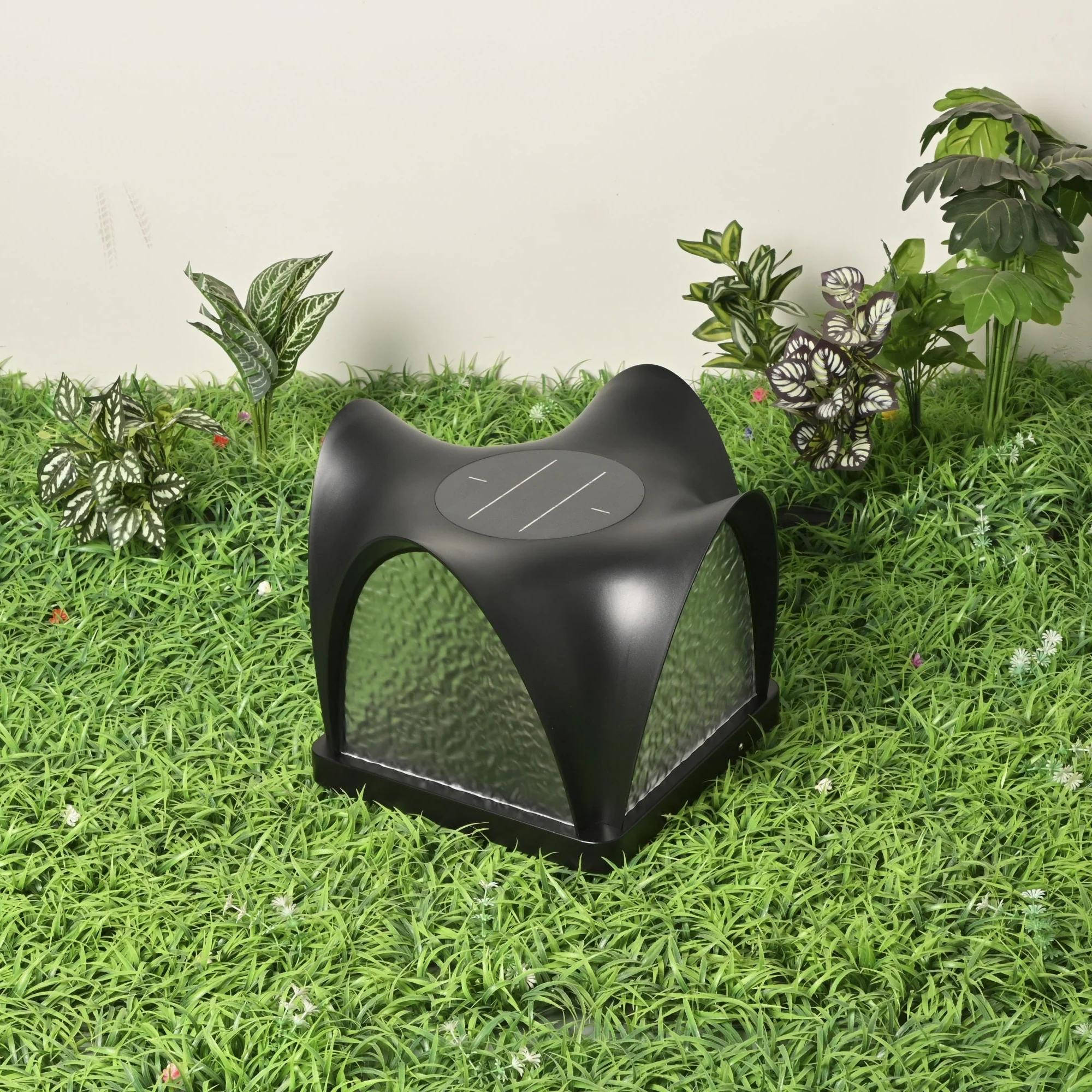 Sculptform Solar Outdoor Light - Image 14