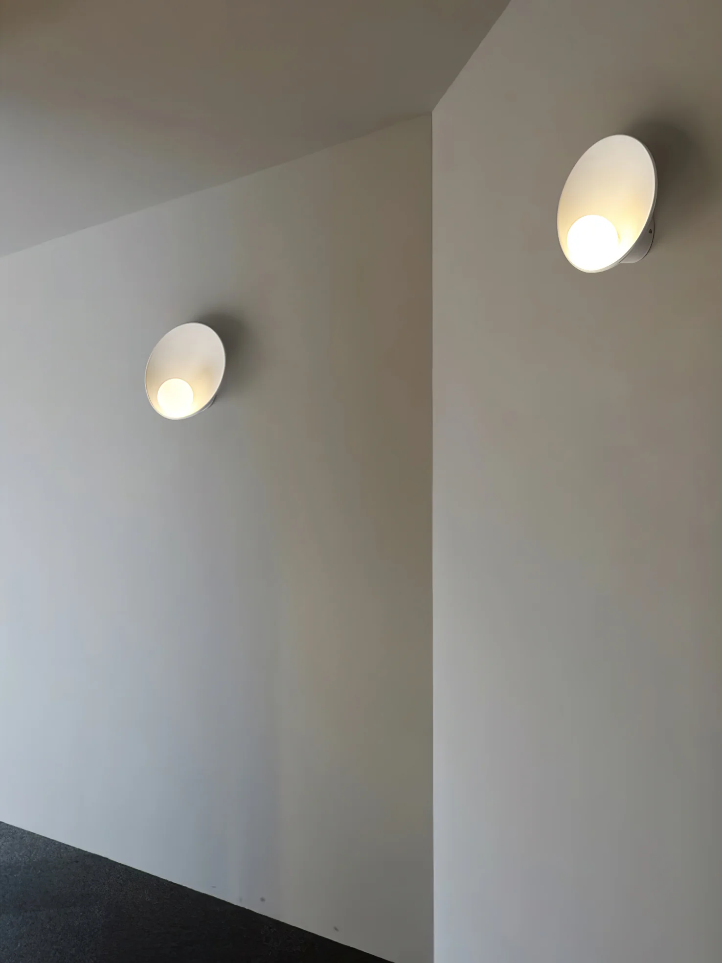 Seashell Resin Wall Lamp - Image 14