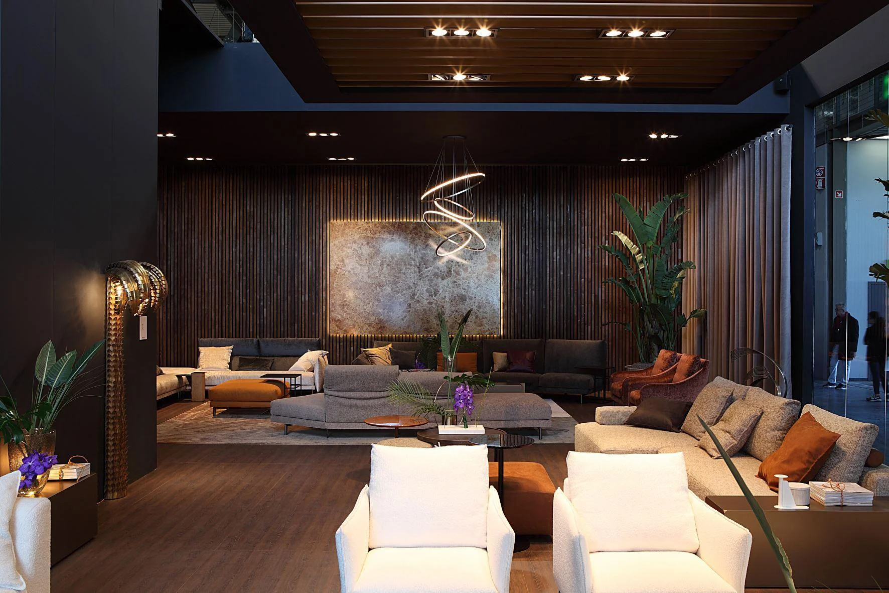 Serenitas Chandelier - Image 11
