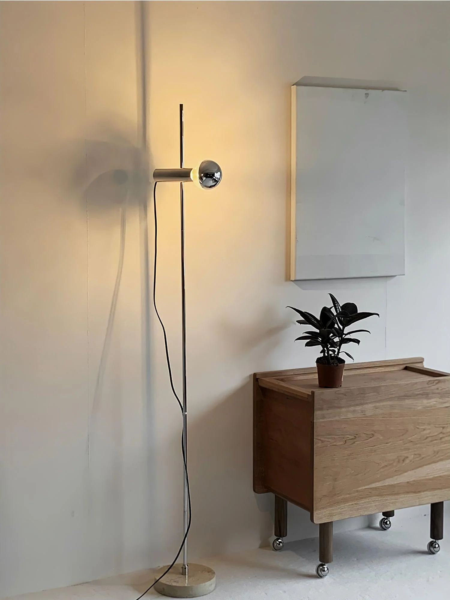 Sereno Floor Lamp - Image 4
