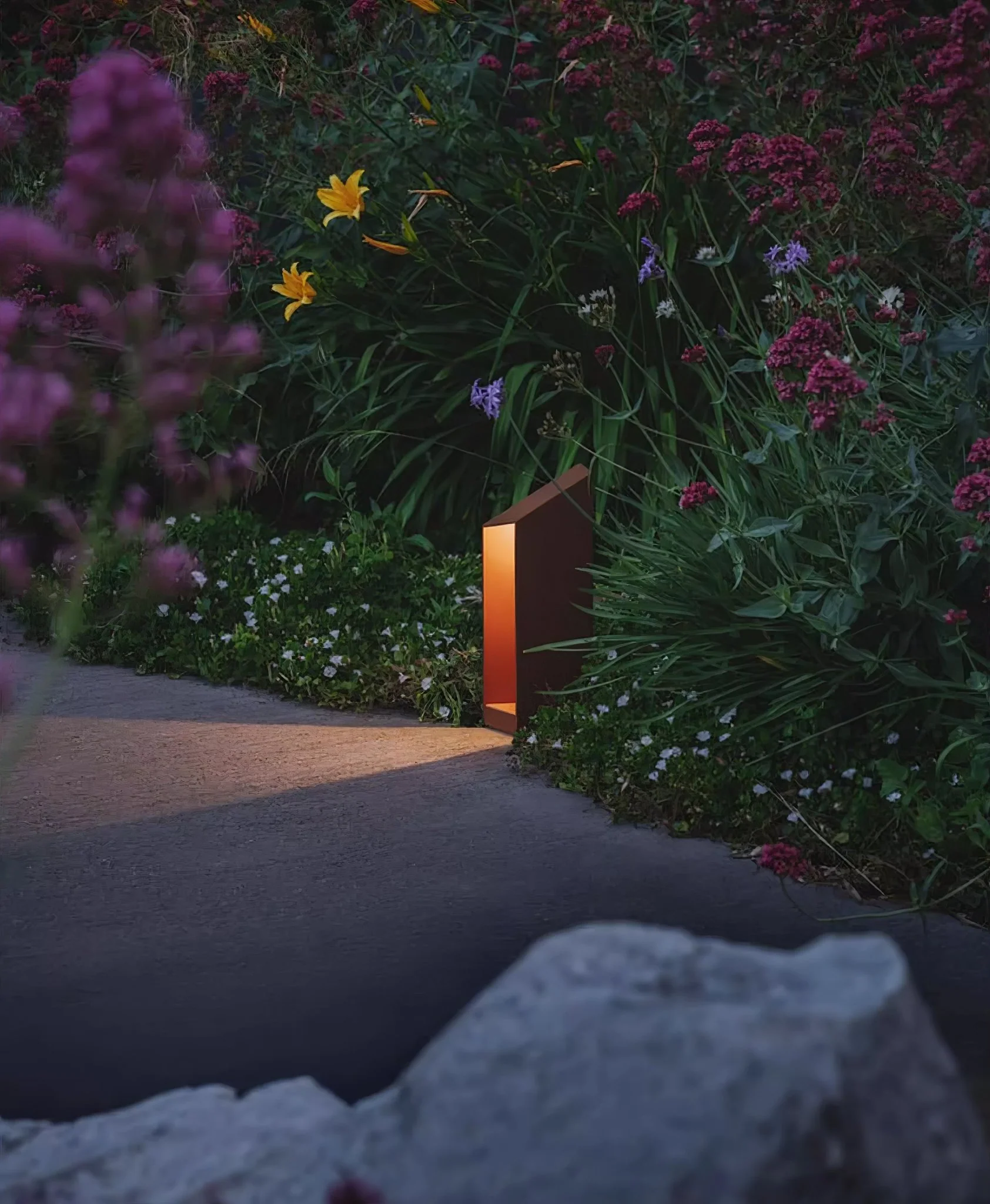 Shadow Peak Outdoor Bollard Light - Image 10