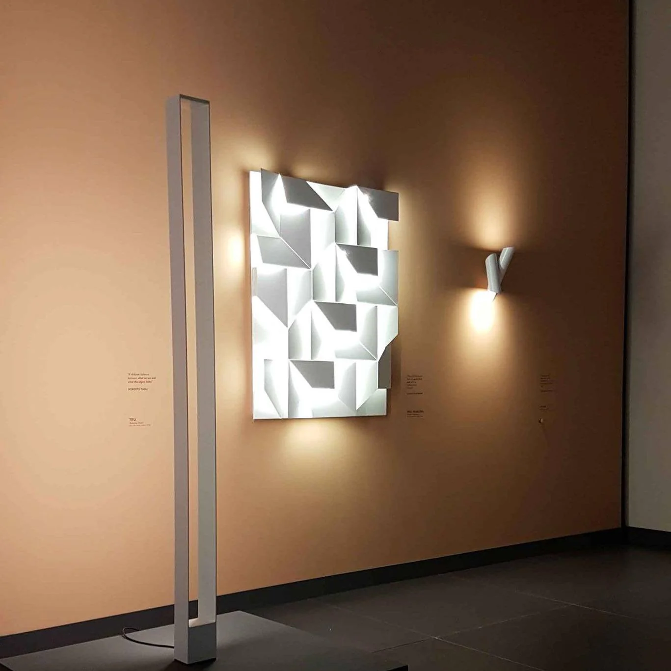 Shadows Rechargeable Grand Sconce - Image 30