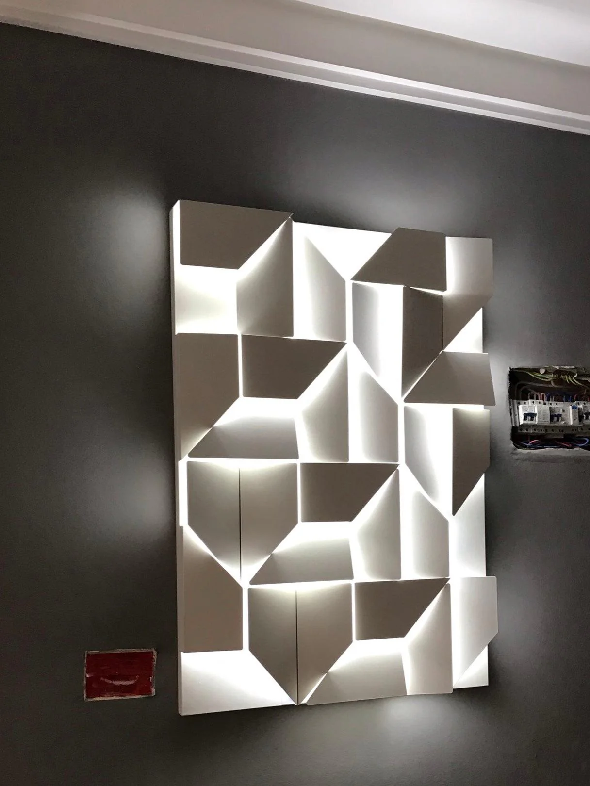 Shadows Rechargeable Grand Sconce - Image 70