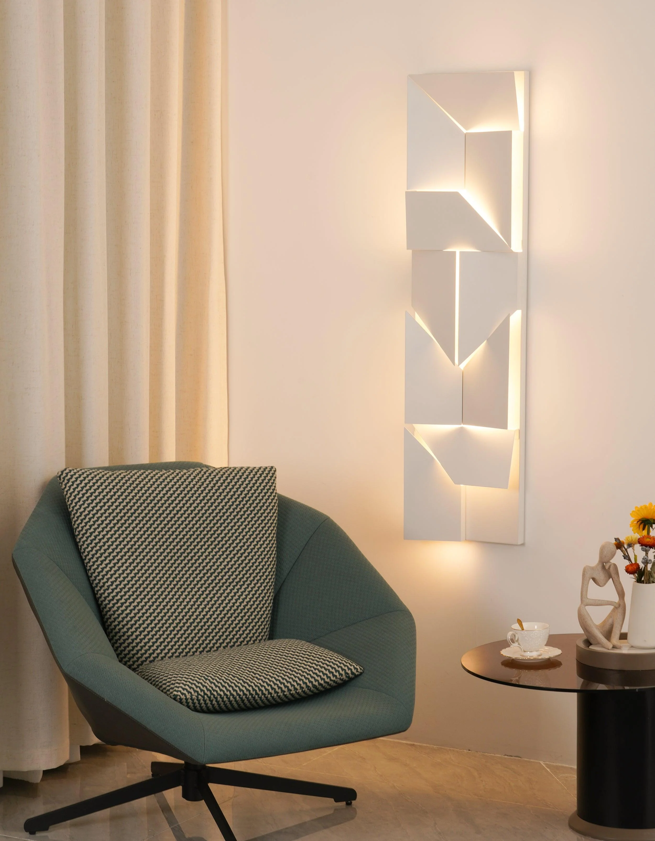 Shadows Rechargeable Grand Sconce - Image 88