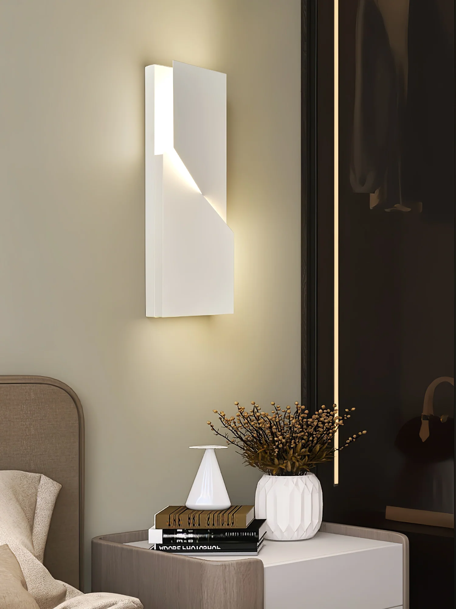 Shadows Grand Sconce - Image 129