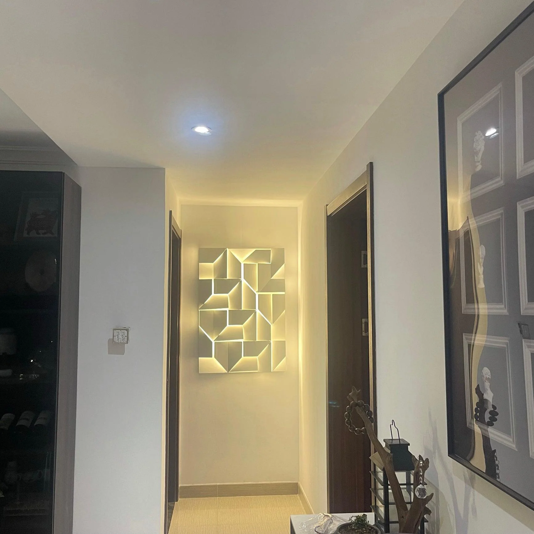 Shadows Grand Sconce - Image 49