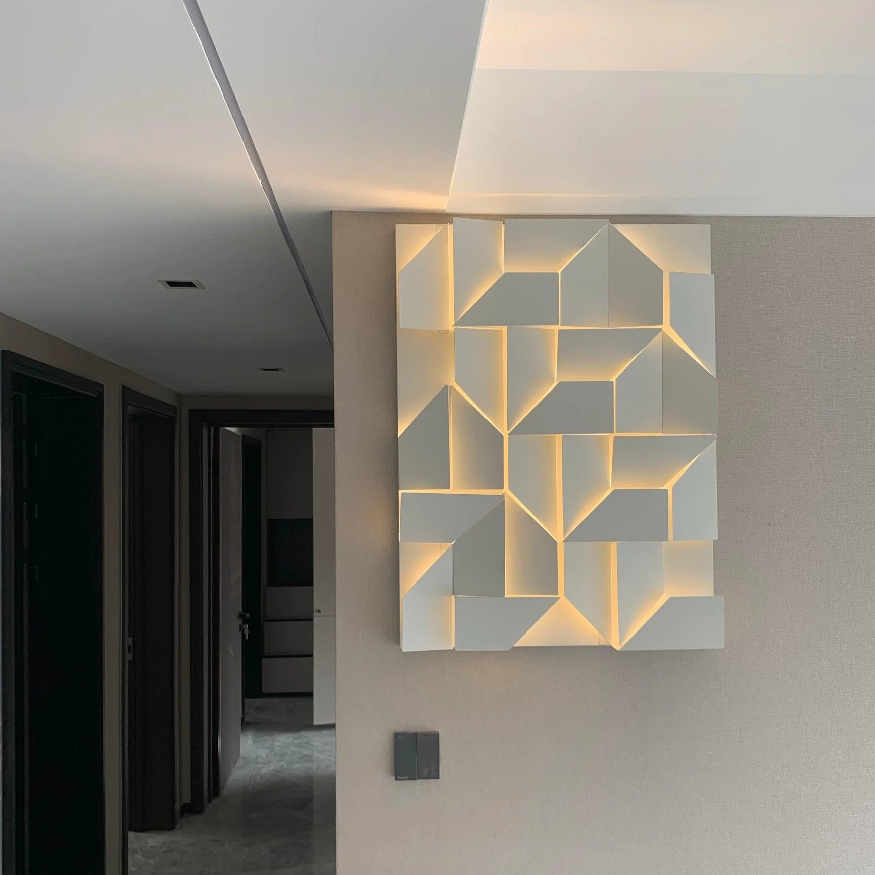 Shadows Grand Sconce - Image 55