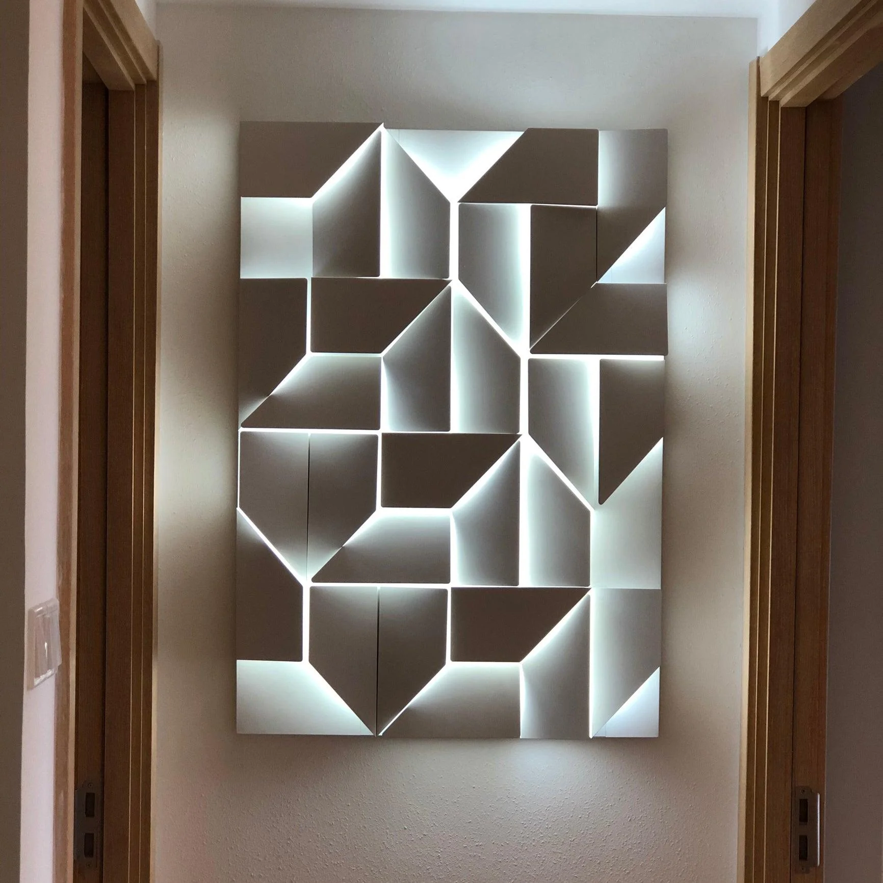 Shadows Grand Sconce - Image 62