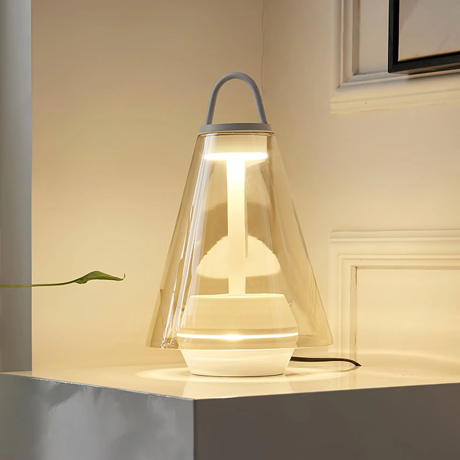 Shuttle Built-in Battery Table Lamp - Image 6