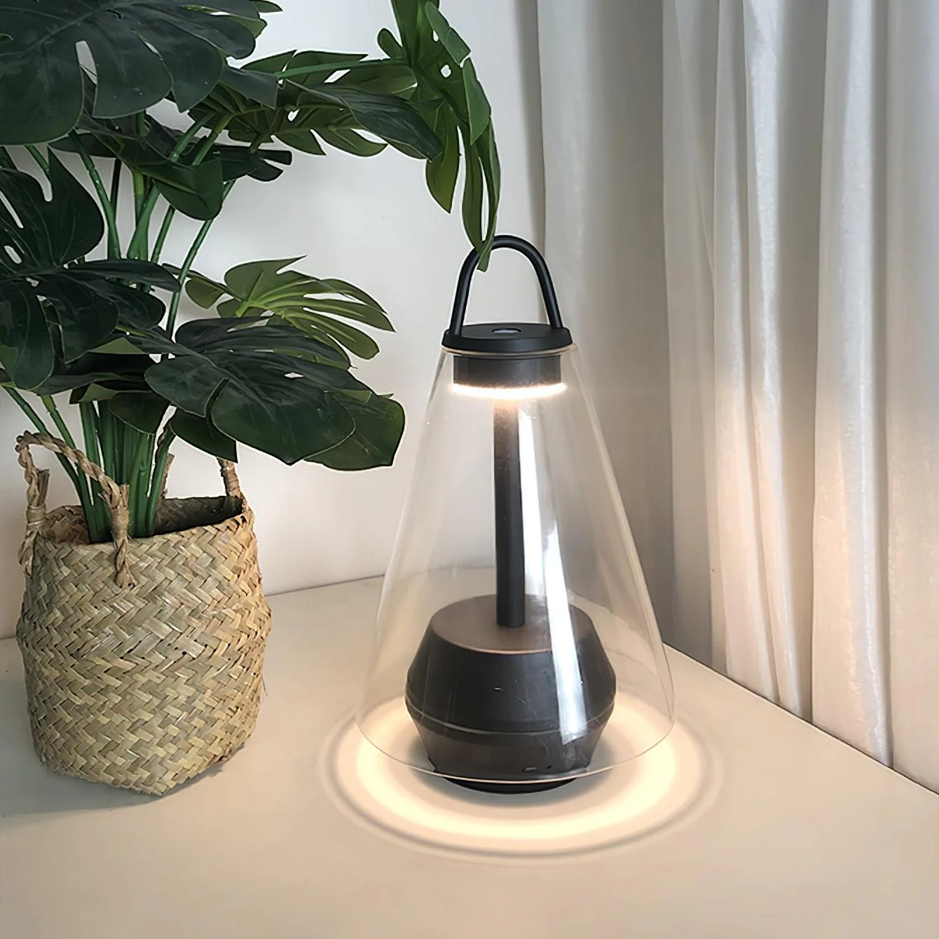 Shuttle Built-in Battery Table Lamp - Image 8