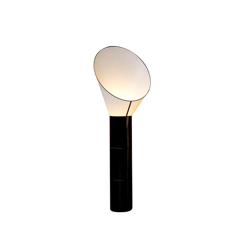 Sketch Line Floor Lamp - Image 12
