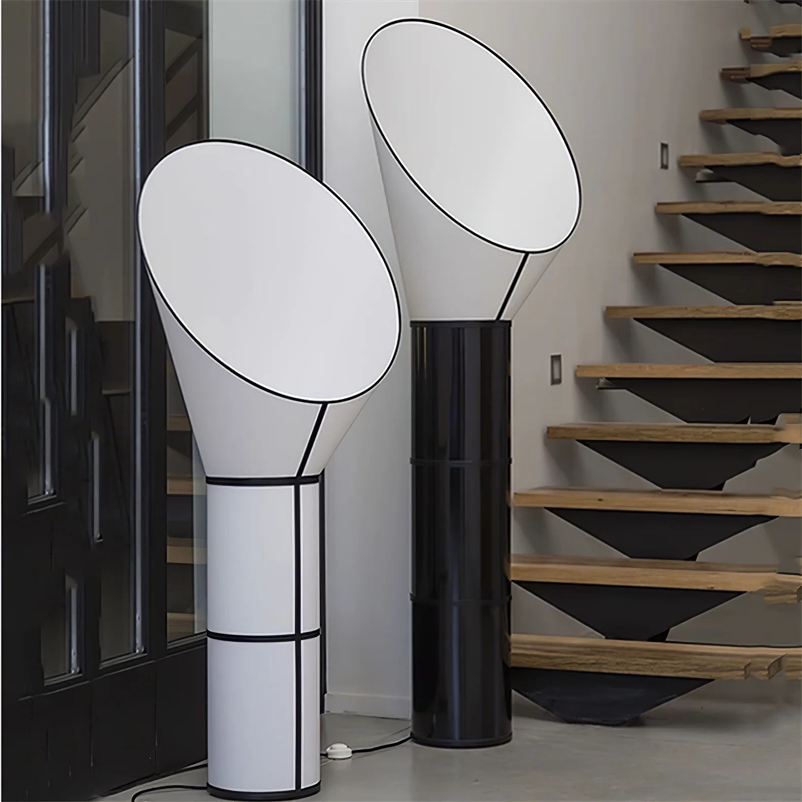 Sketch Line Floor Lamp - Image 4
