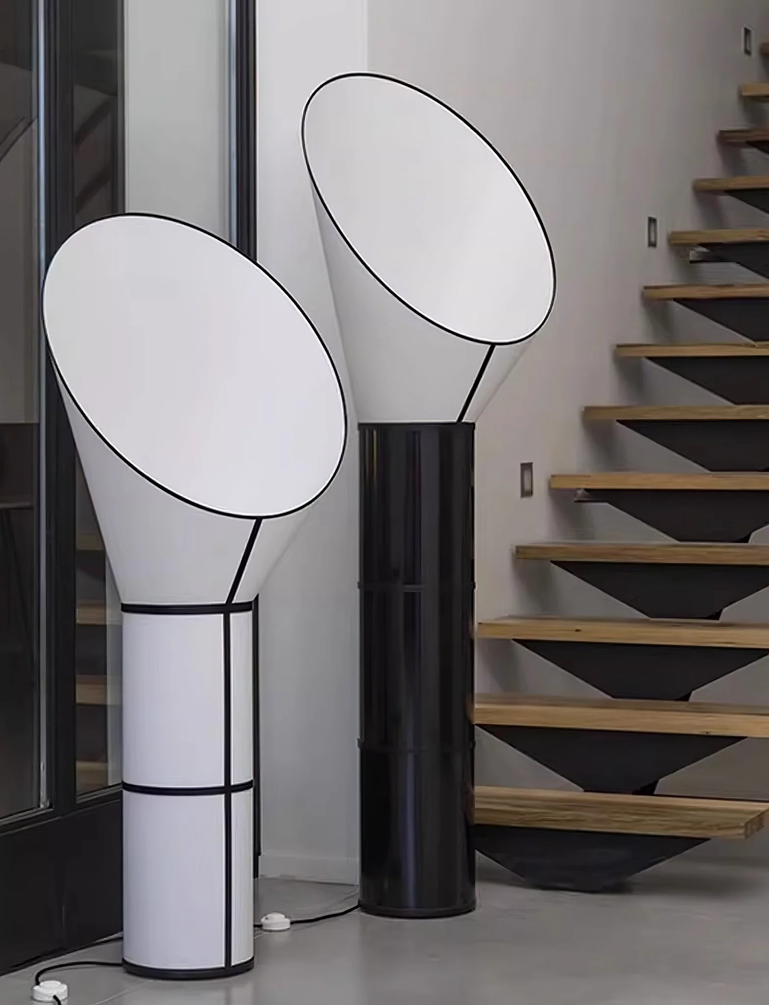 Sketch Line Floor Lamp - Image 9