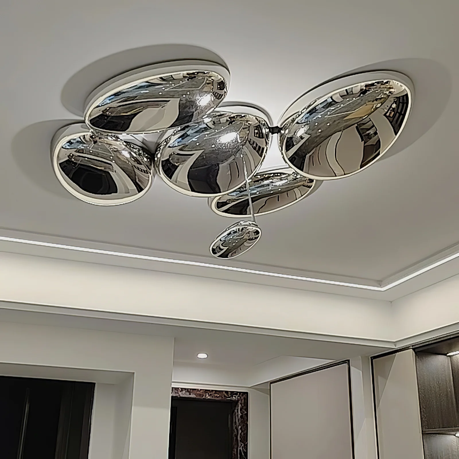 Skydro Ceiling Lamp - Image 8