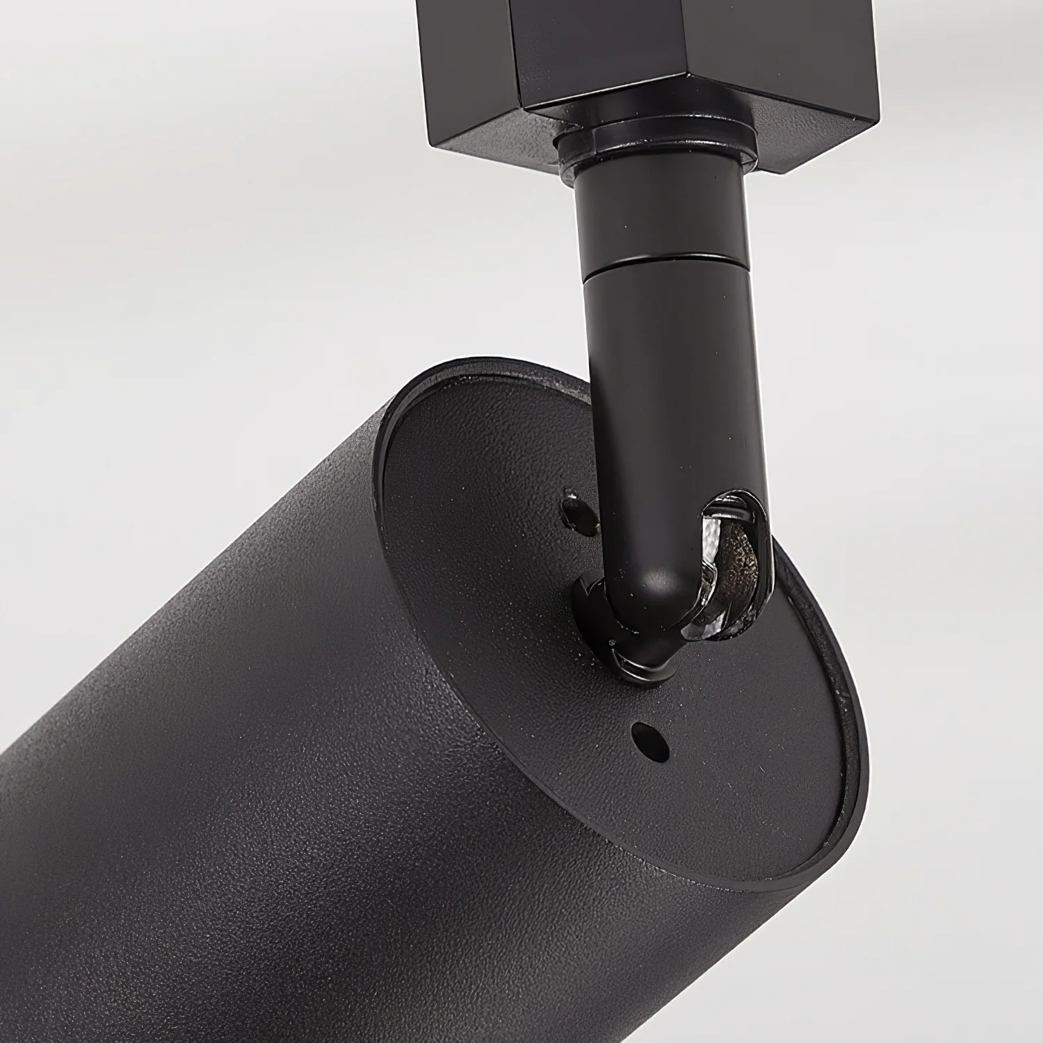 Sleek Cylinder Track Light - Image 41