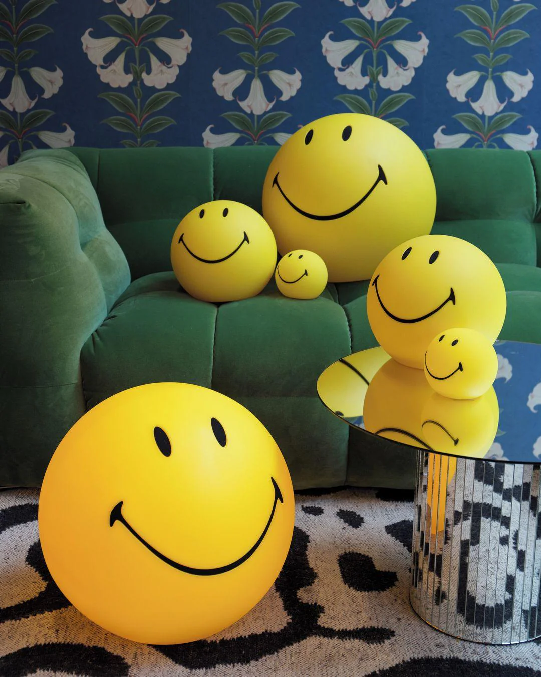Smiling Rechargeable Table Lamp - Image 20