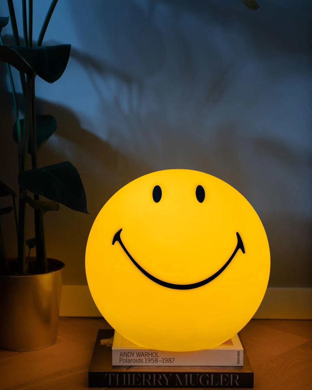 Smiling Rechargeable Table Lamp - Image 29