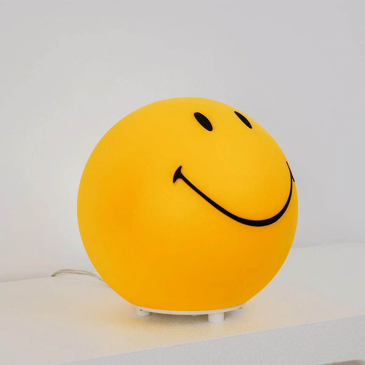 Smiling Rechargeable Table Lamp - Image 30