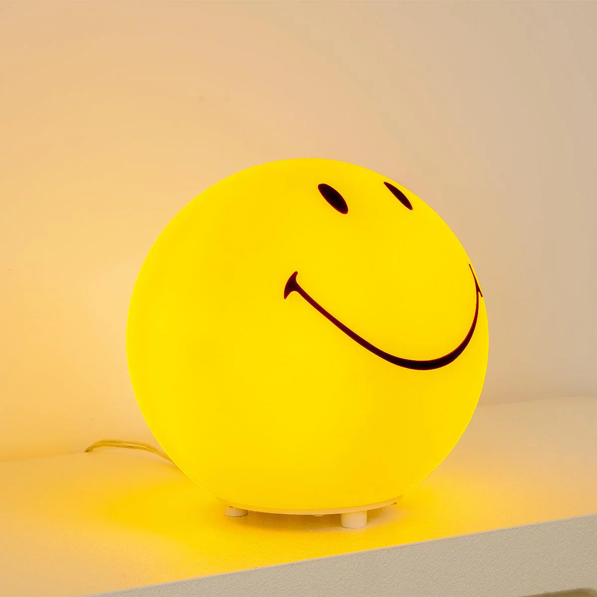 Smiling Rechargeable Table Lamp - Image 31