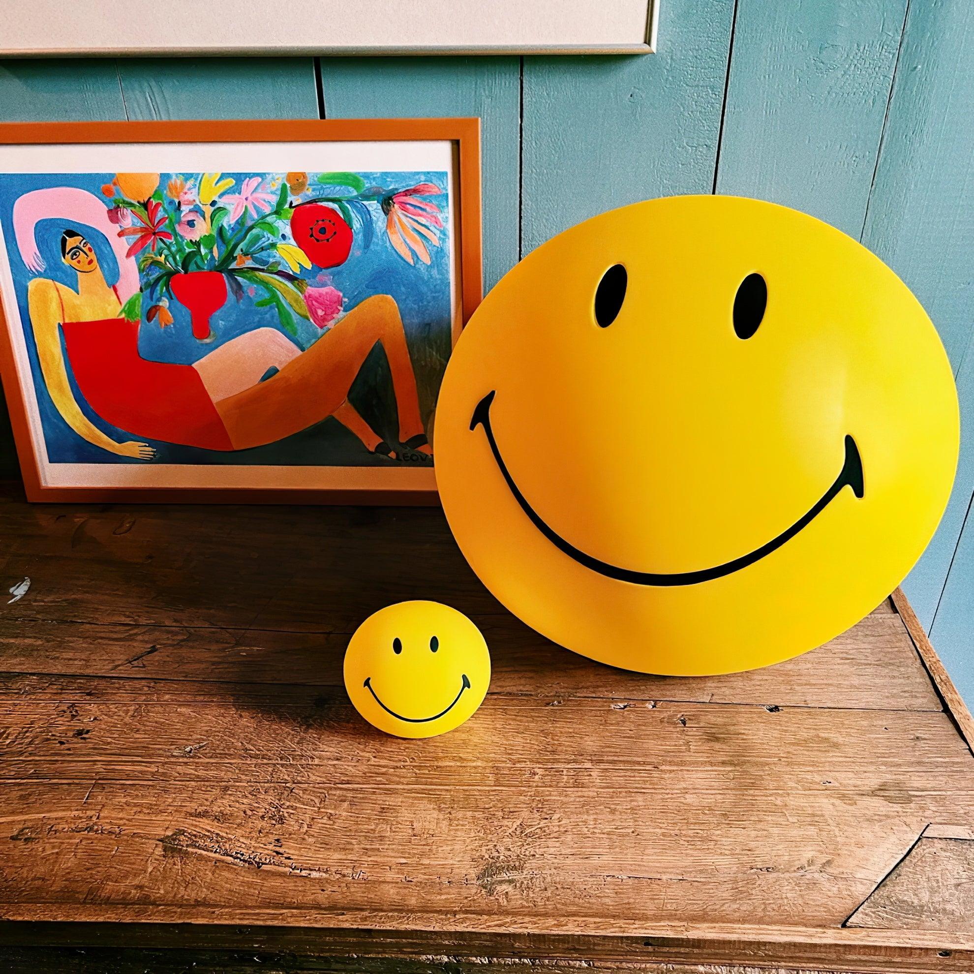 Smiling Rechargeable Table Lamp - Image 7