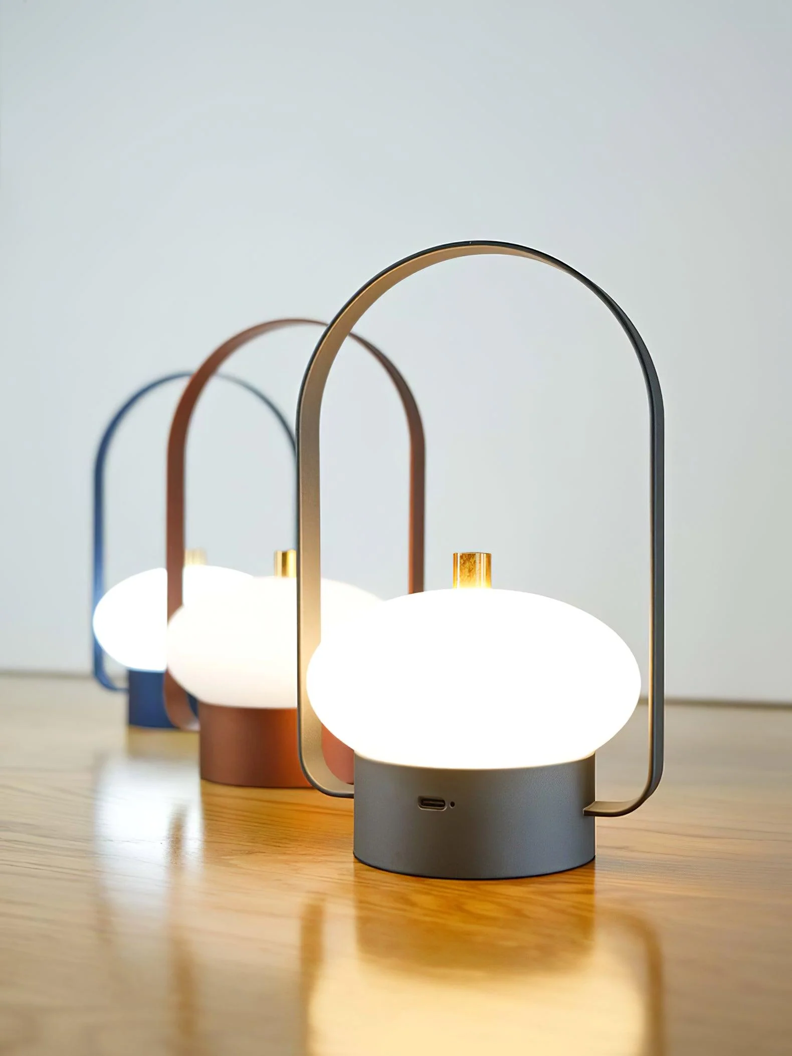 Soft Spot Portable Built-in Battery Table Lamp - Image 18