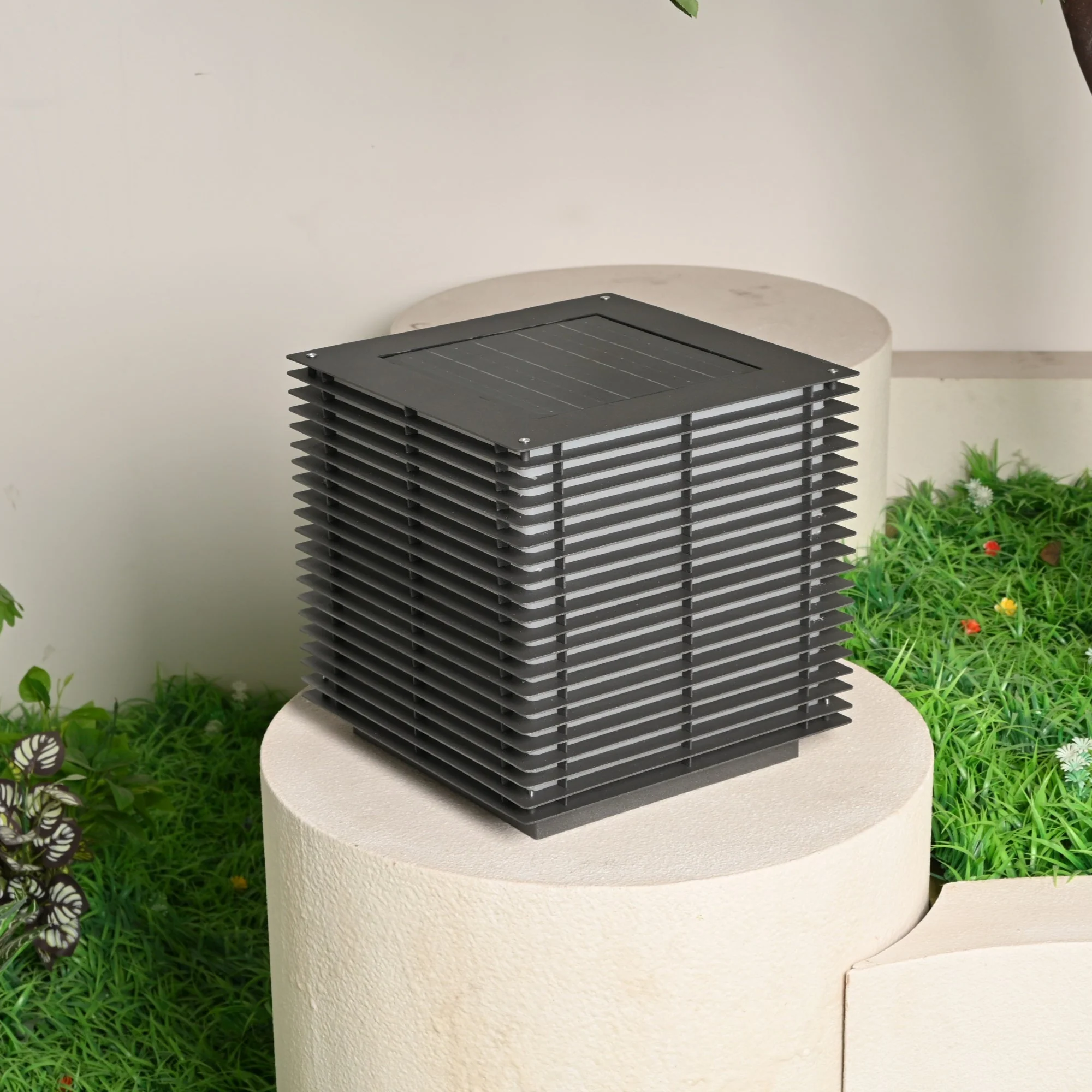 Solar Grid Outdoor Light - Image 4