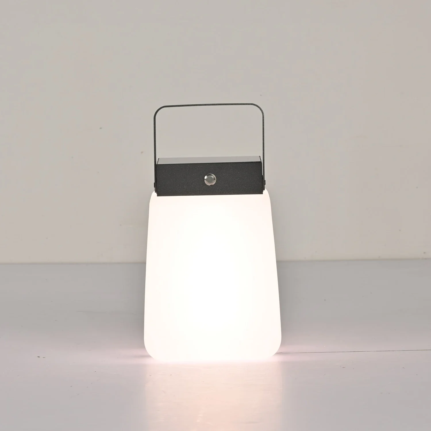 Solara Edge Lantern Outdoor Lamp - Image 15