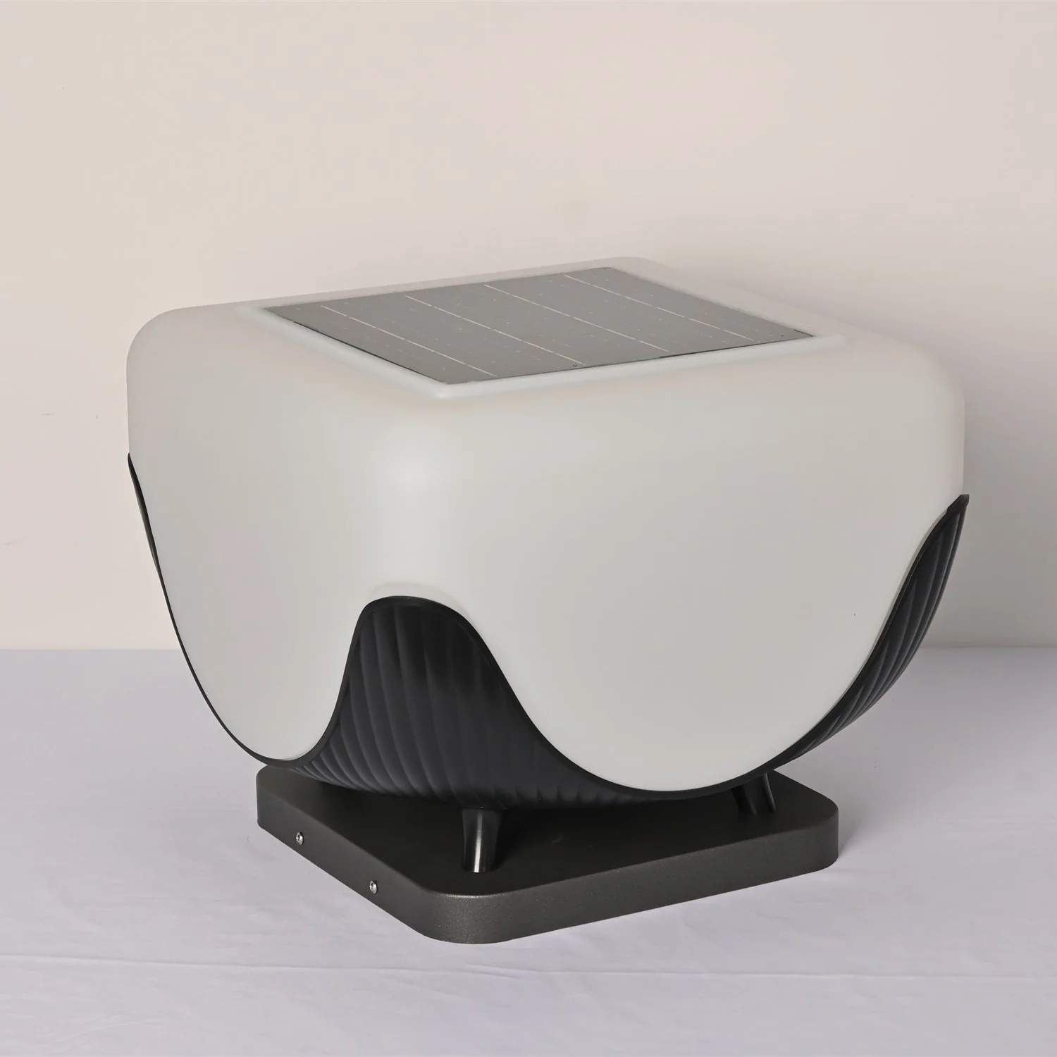 Solarca Cube Outdoor Light - Image 3