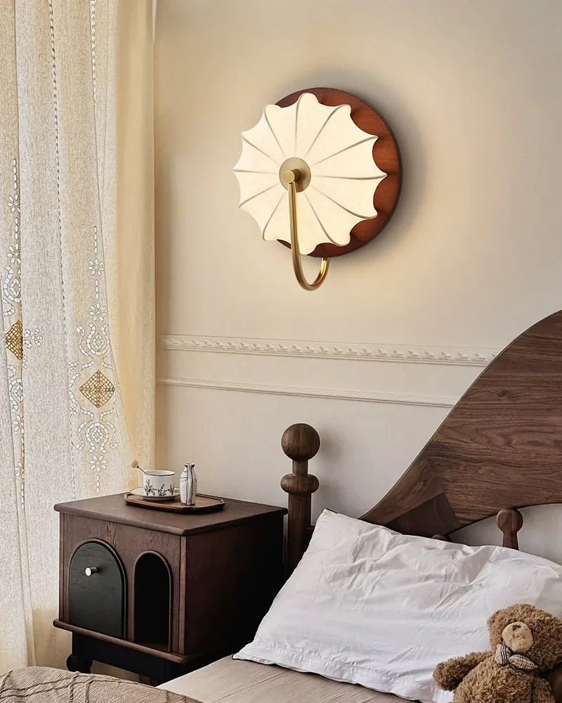Solenne Petal Wall Lamp - Image 10