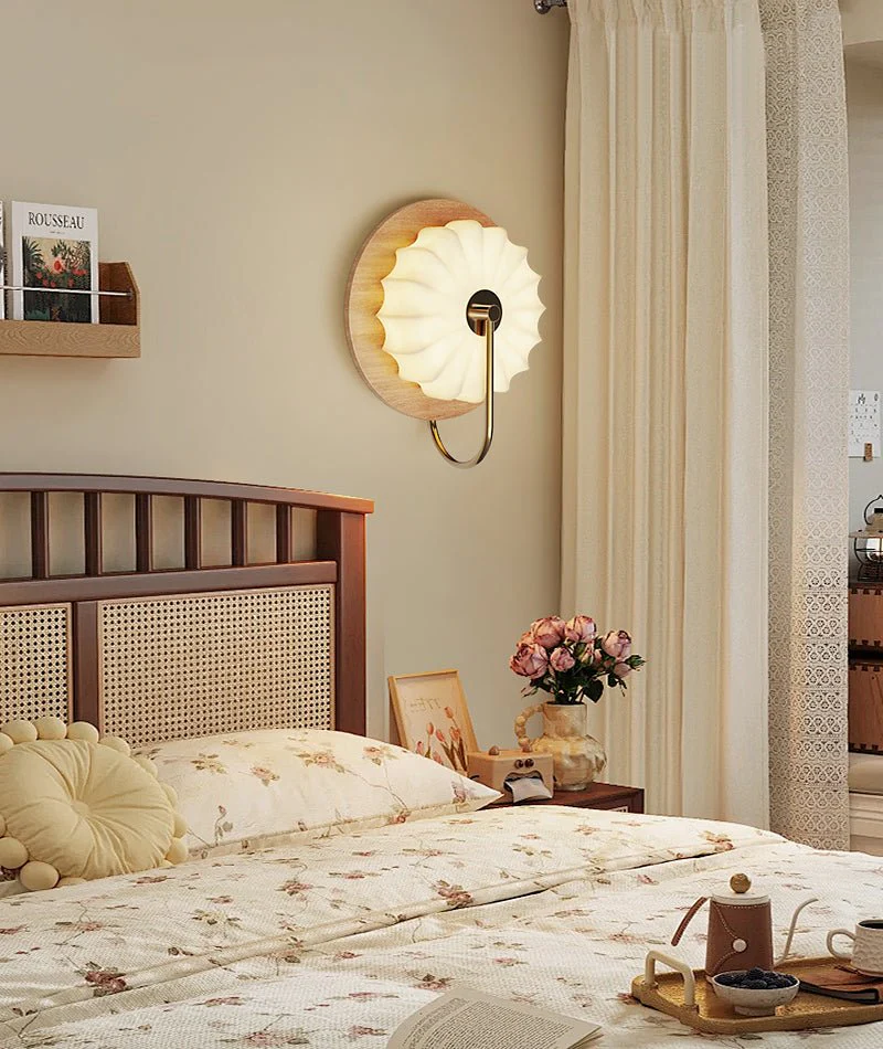Solenne Petal Wall Lamp - Image 11