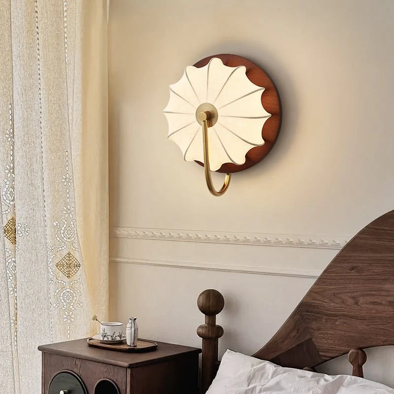 Solenne Petal Wall Lamp - Image 4