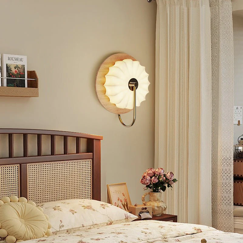 Solenne Petal Wall Lamp - Image 5