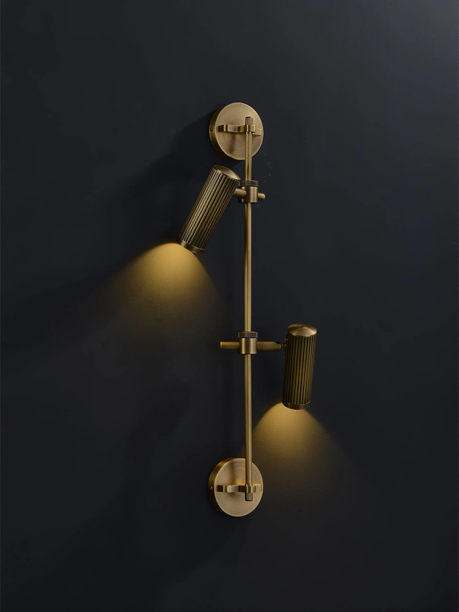 Spot Rail Wall Light - Image 38