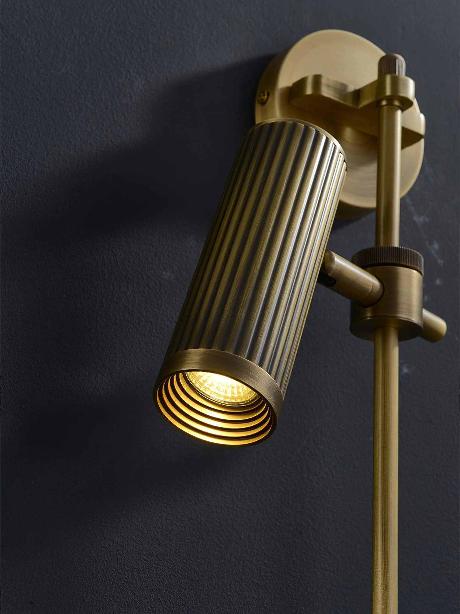 Spot Rail Wall Light - Image 41