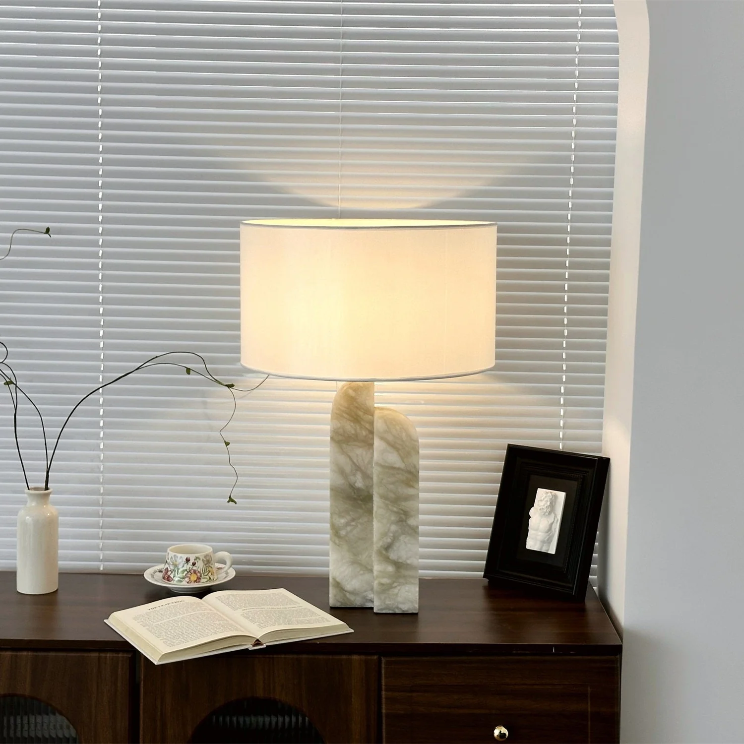 Stele Green Alabaster Table Lamp - Image 2