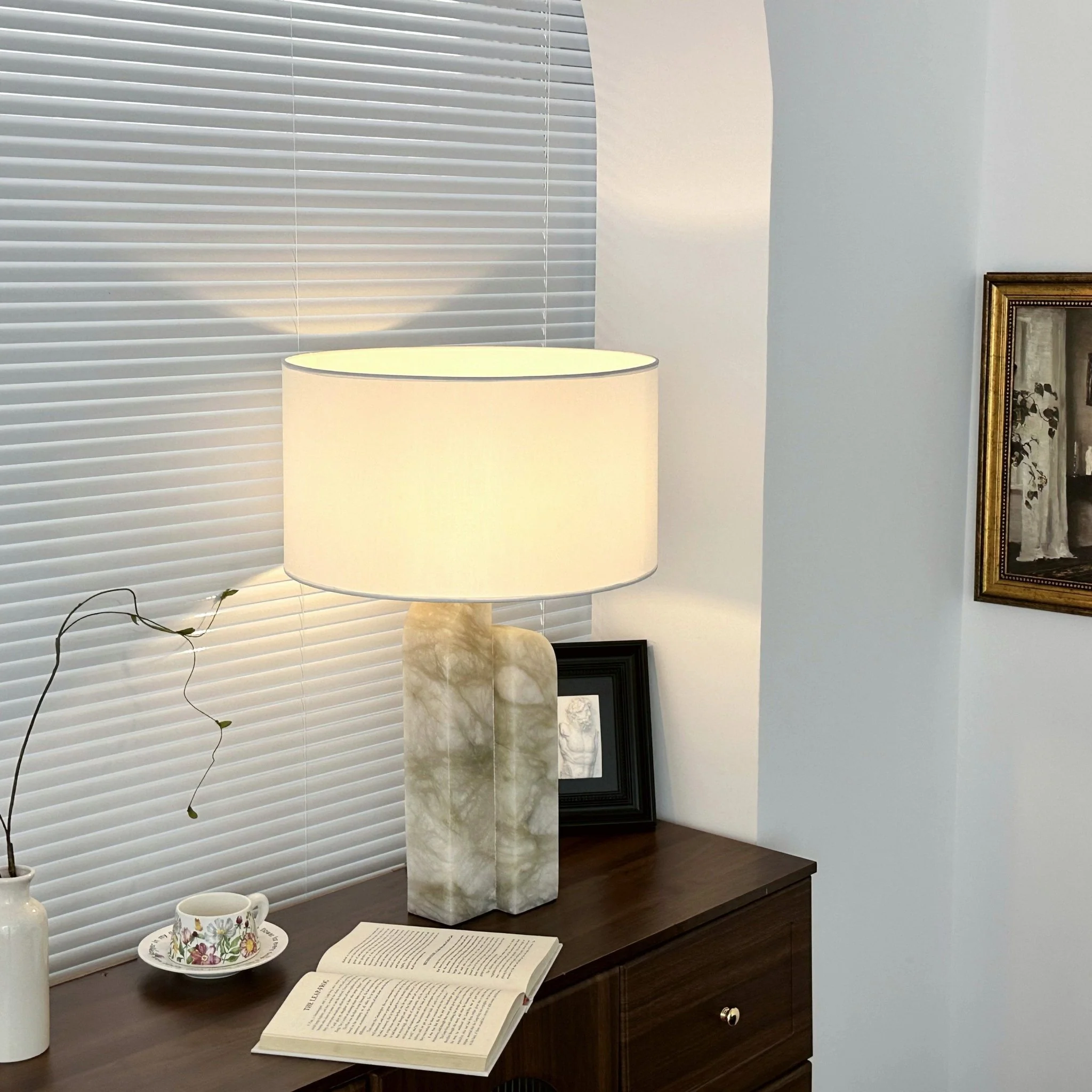 Stele Green Alabaster Table Lamp - Image 4