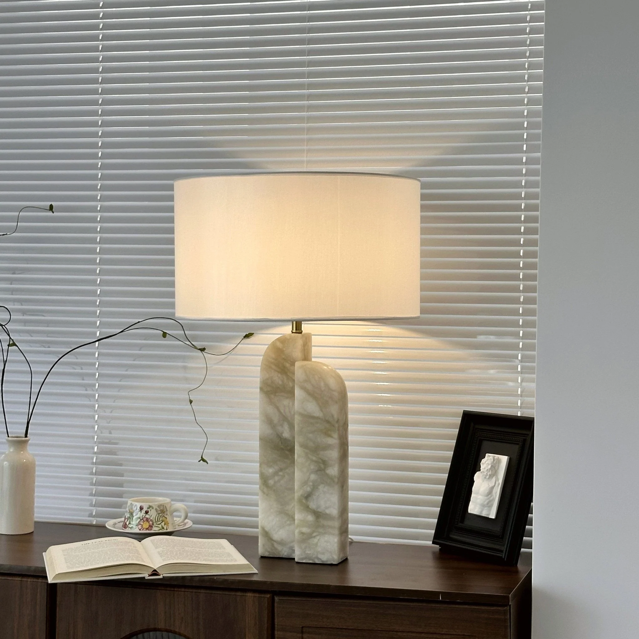 Stele Green Alabaster Table Lamp - Image 7