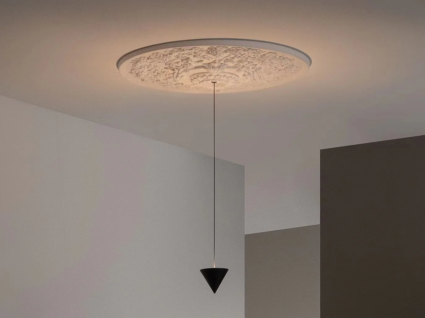 Stralunata Pendant Lamp - Image 40
