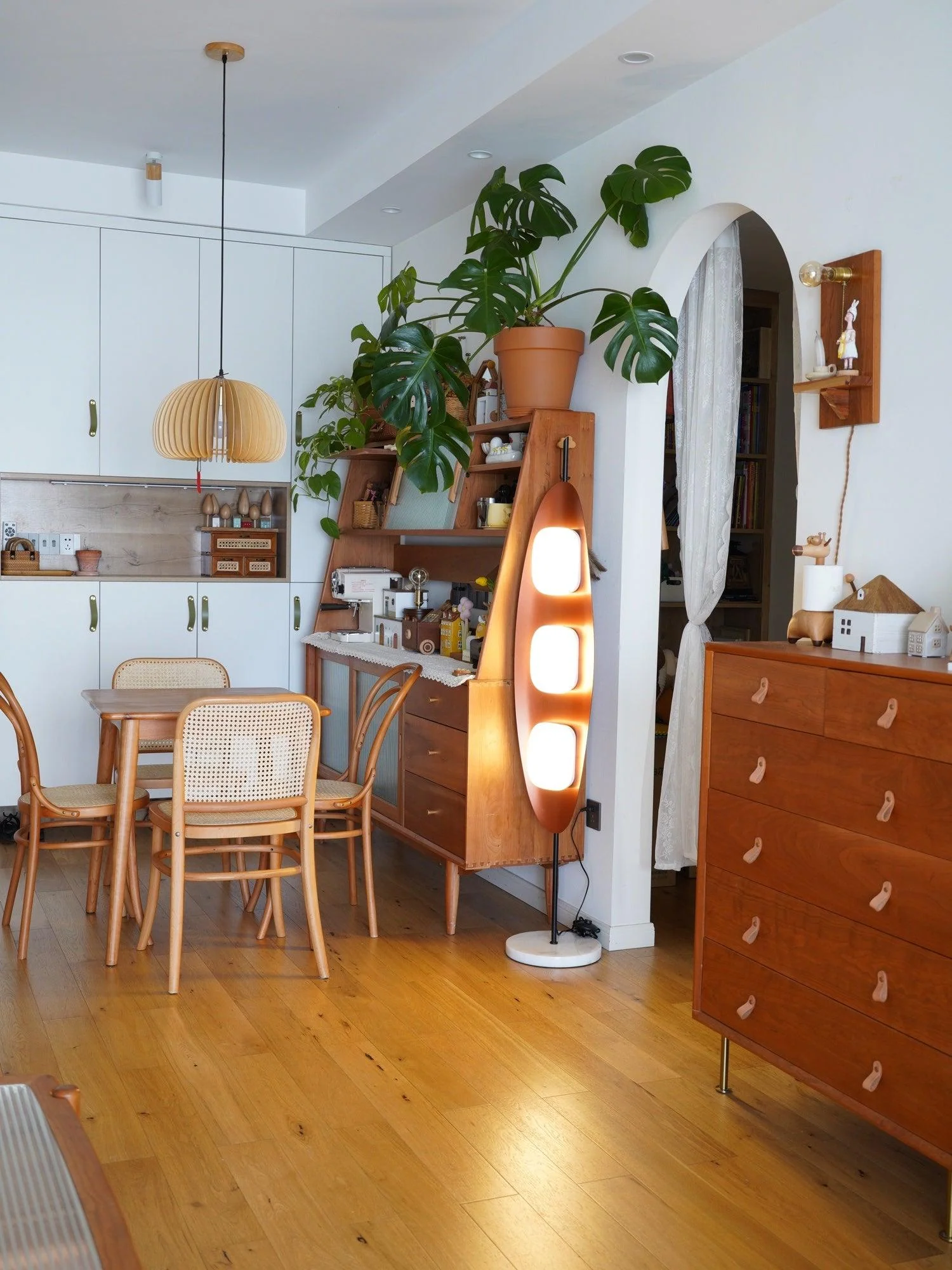 Surfboard Floor Lamp - Image 12