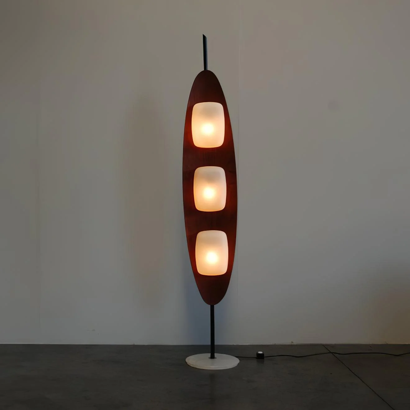 Surfboard Floor Lamp - Image 9