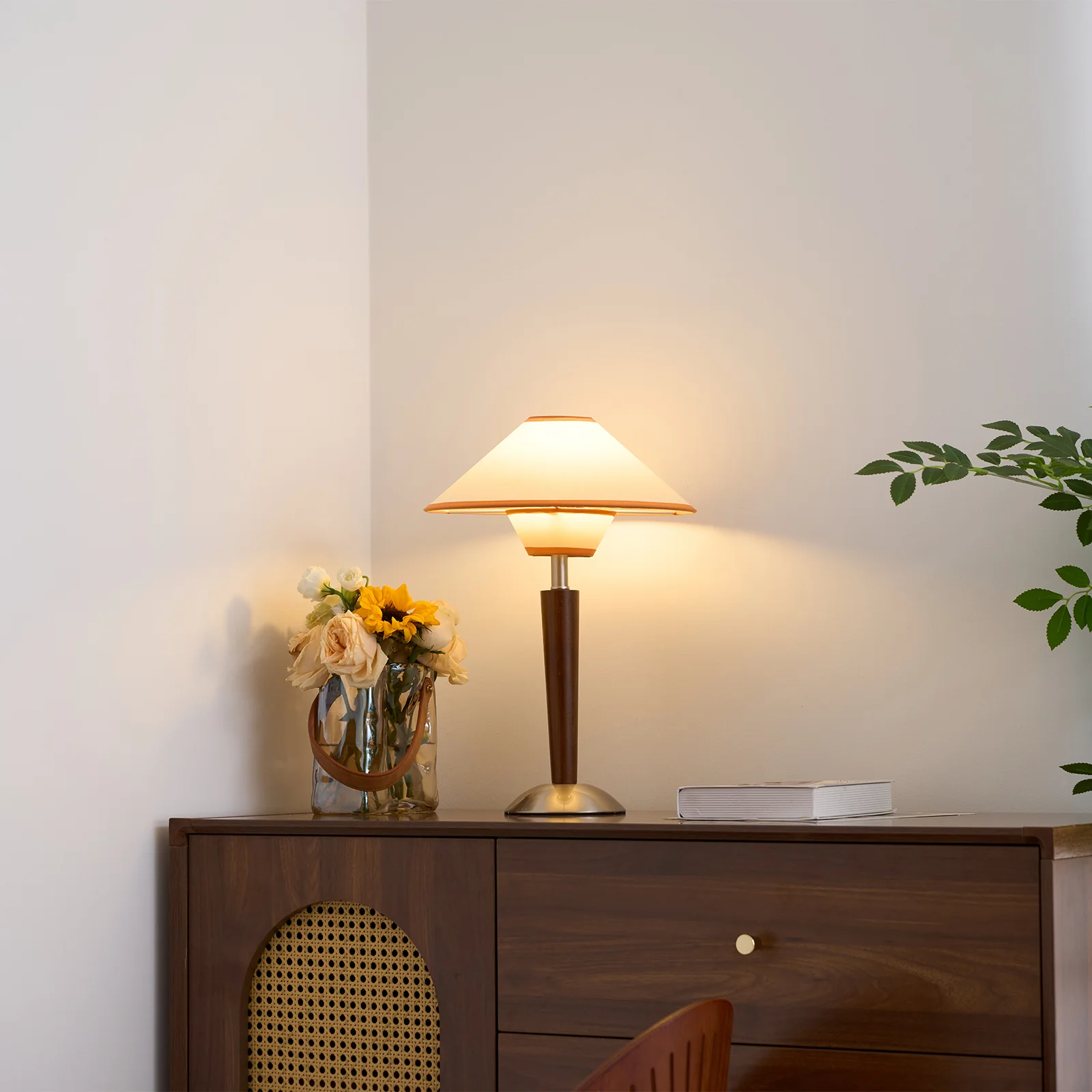 Talonwood Table Lamp - Image 32