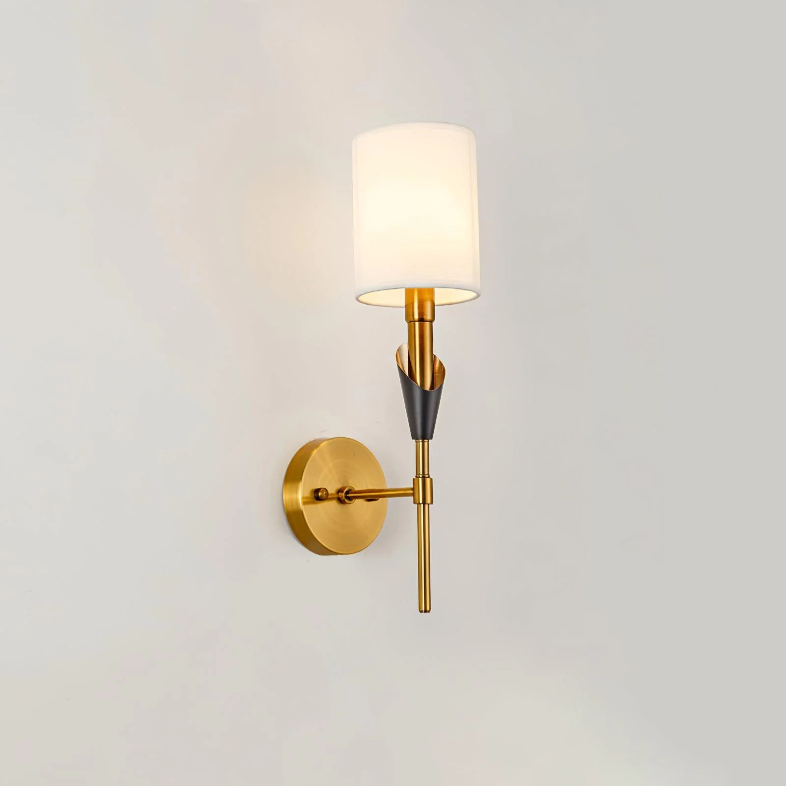 Tate Wall Lamp - Image 4