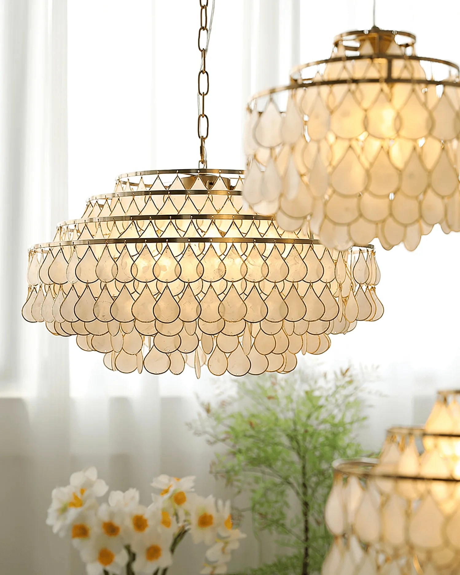 Teardrops Shell Chandelier - Image 2