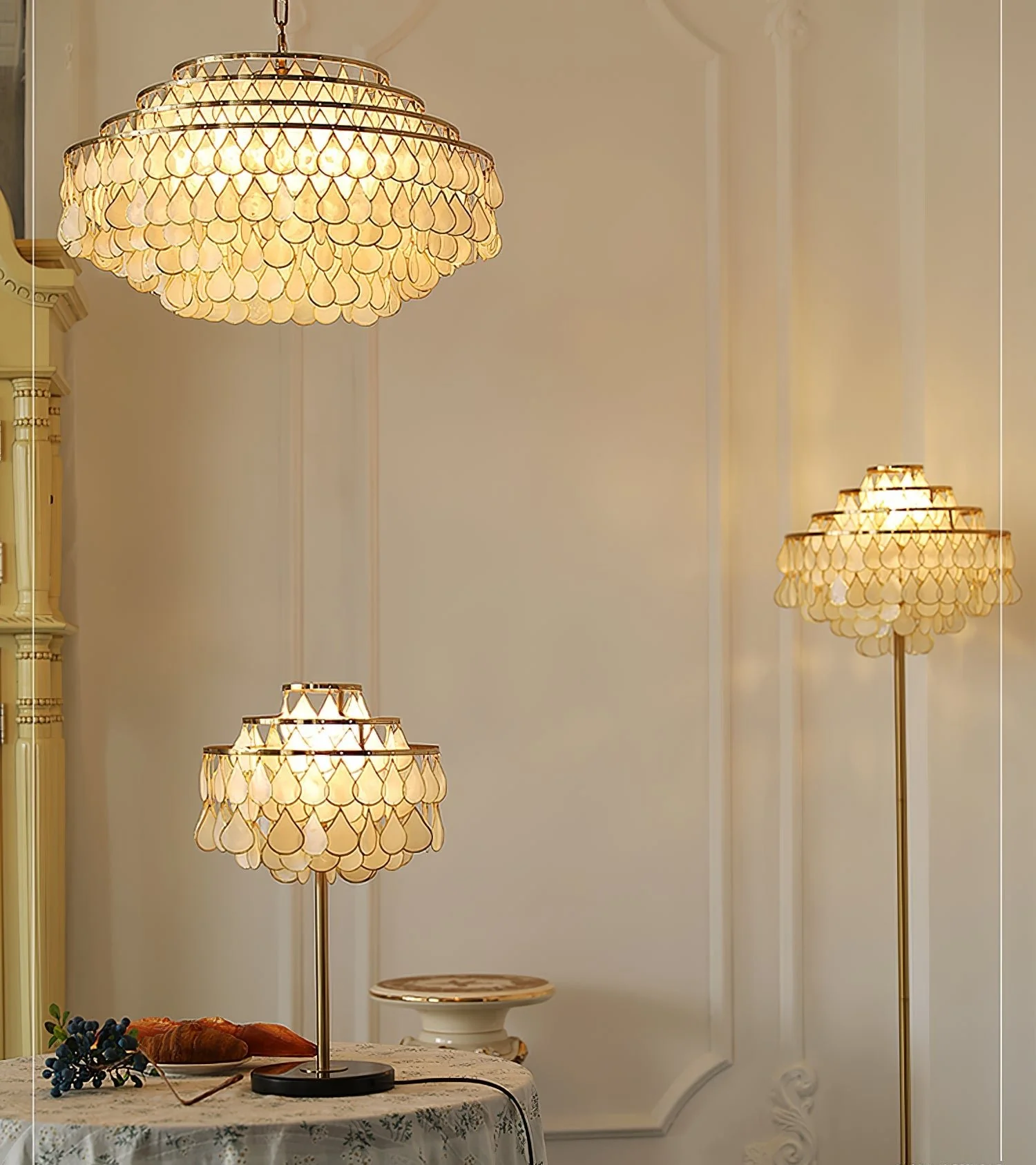 Teardrops Shell Table Lamp - Image 12